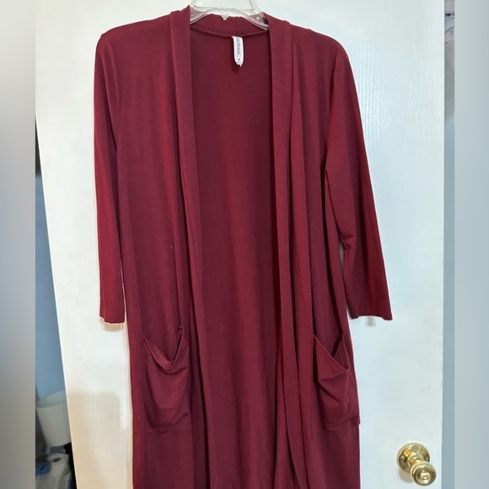 Zenana Long maroon cardigan. 3/4 sleeves